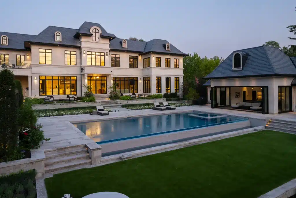 Large lot, fully integrated concrete backyard